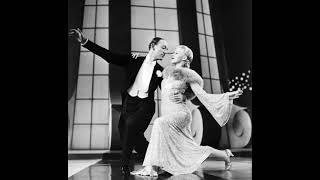 Cheek To Cheek - Fred Astaire acc. by Leo Reisman Orchestra (1935)