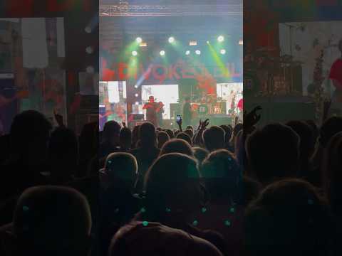 Divokej Bill Live from Úvaly: Fčela #shorts #music