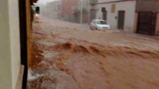 preview picture of video 'alluvione capoterra! via cagliari è un fiume in piena'