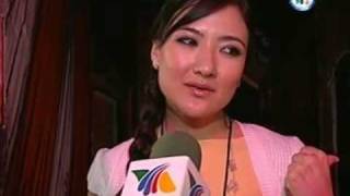 Hiromi feliz por ser la voz de "Alice in Wonderland"