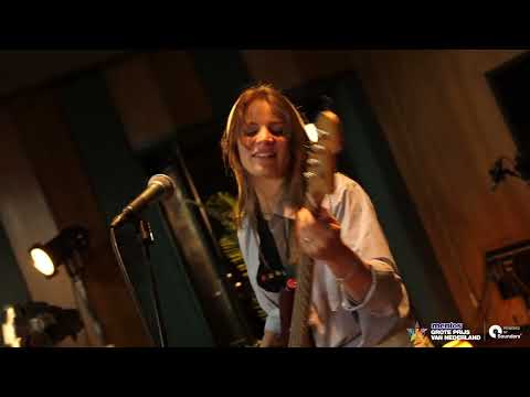 Nina Wood - Liever Alleen