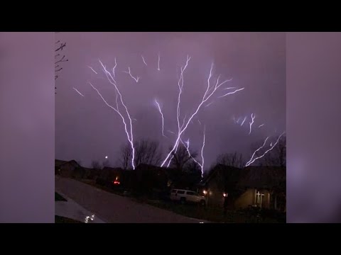 Rare upward lightning caught on camera in Kansas