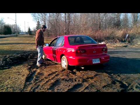 Mike gets er stuck & Corey Trevor push him out!!