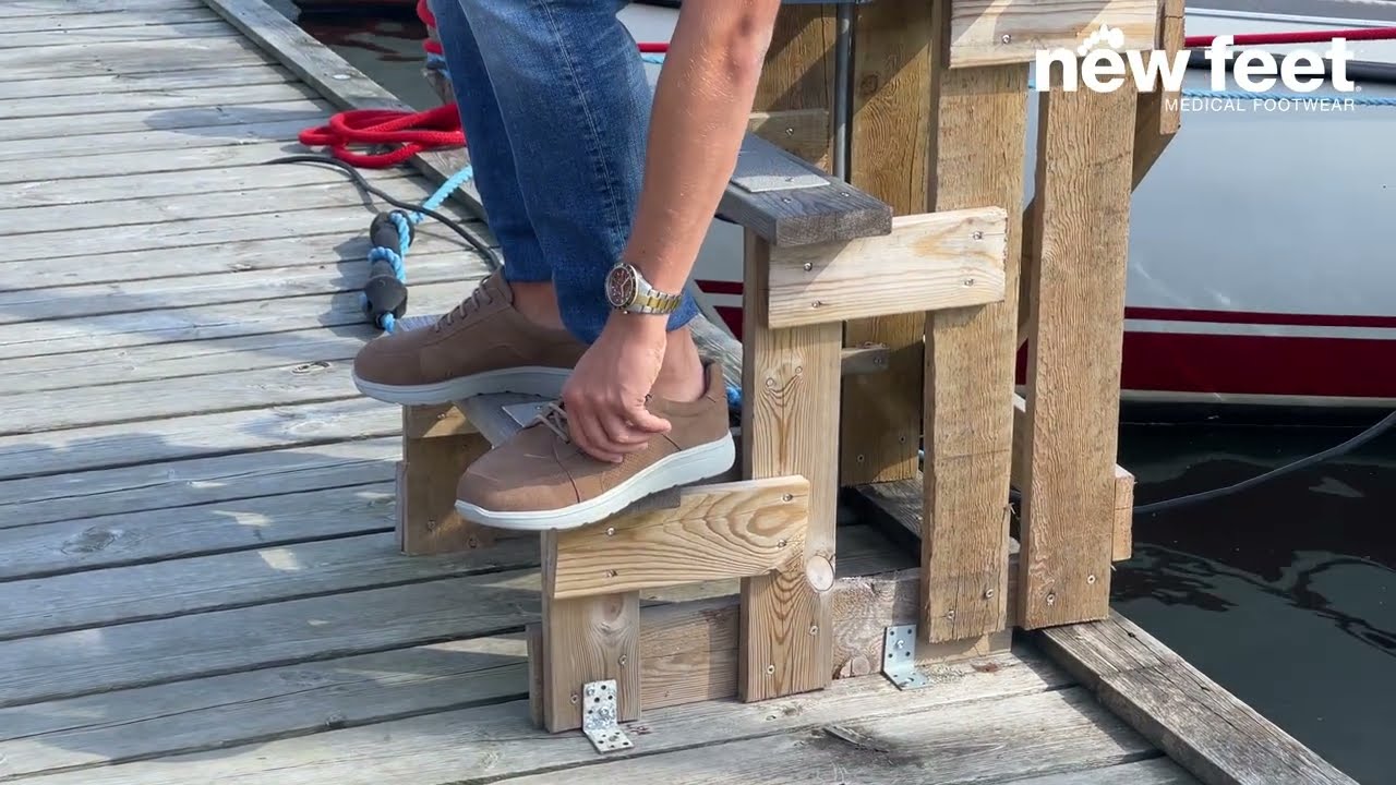 Sporty herresko med snøre og lynlås