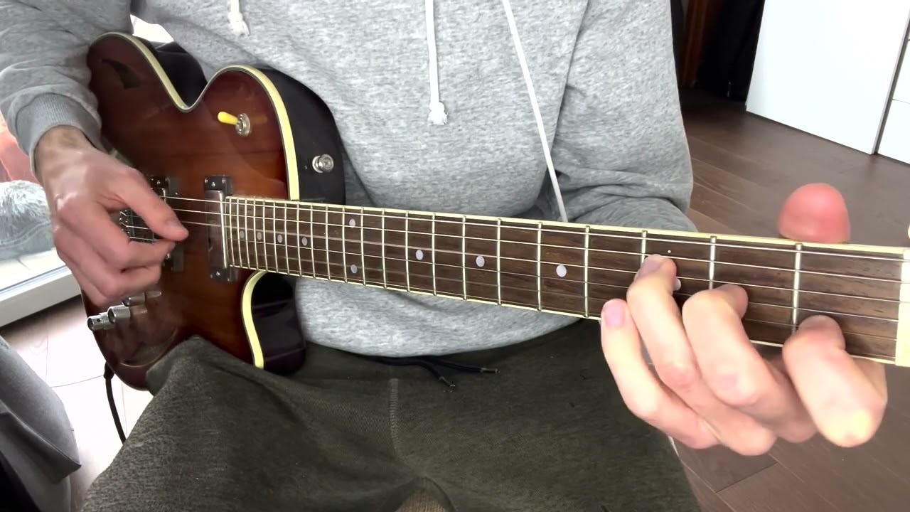Roberto Barlocci playing Run by Leona Lewis as a fingerstyle chord-melody arrangement on solo guitar