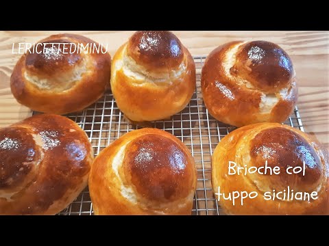 brioche col tuppo siciliane