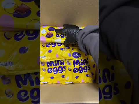 🪺🥚🤯Let’s pack Isobel’s HUGE Mini Eggs order!🤯🥚🪺 #shorts