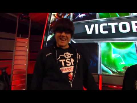 Dyrus - High Five Cameraman (after winning vs CLG) - CLG vs TSM Pax Prime 2013 NA LCS Playoffs