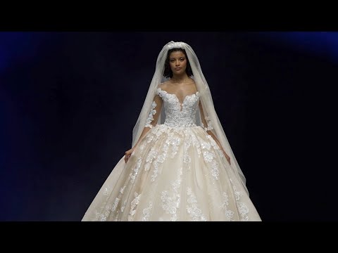 Amelia Casablanca Runway | Milan Bridal Week | Sì Sposaitalia Collezioni | VRAI Magazine