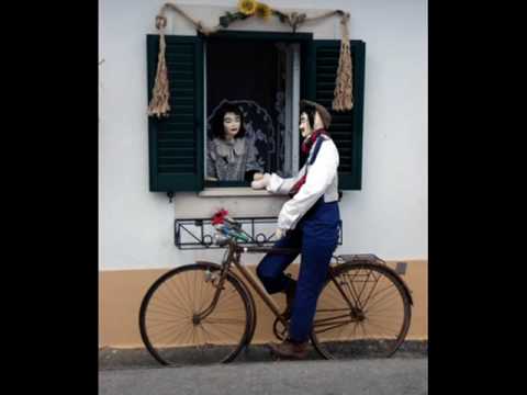 FLORA SILVA - "Janelas do rés-do-chão"