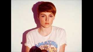 Chlöe Howl - No Strings