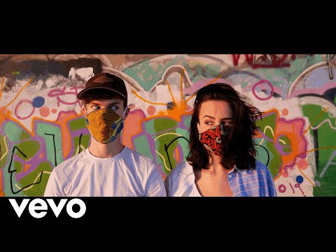 Big Guppie ft. Laura Camilla - Covidvrij (Official music video)