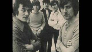 The Hollies - Reach Out I'll Be There (Live '66 audio)