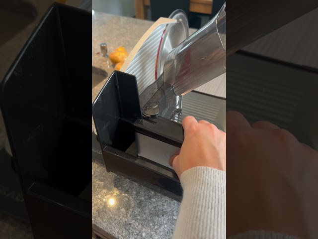 Video teaser for Müheloser Test des Graef Allzweckschneiders