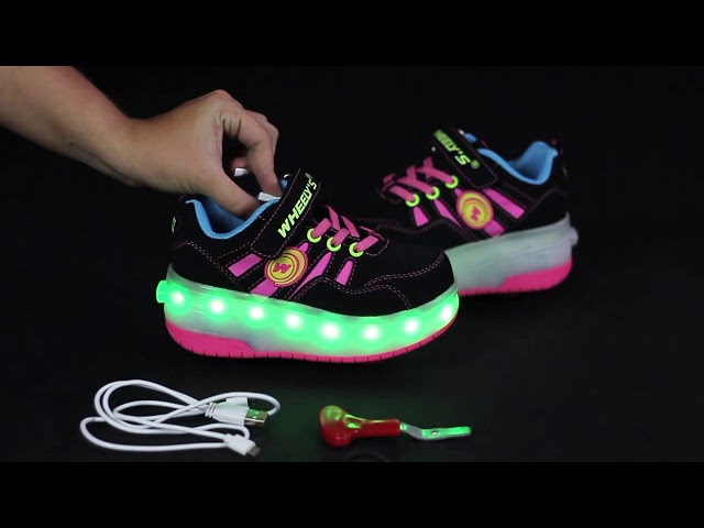 Vídeo relacionado con WOHS Zapatillas Deportivas con Dos Ruedas y Luces LED. Recargables, 16 Efectos de Luces. Rueda Trasera automática. Blanco/Lila. Talla 34
