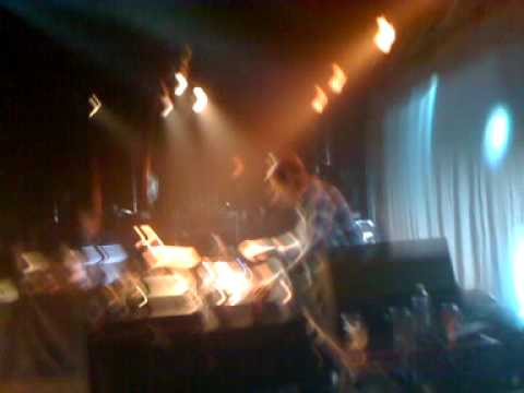 Dj Die Mc Darrison Live @ Cabaret Sauvage Le 04/04/09 part 2