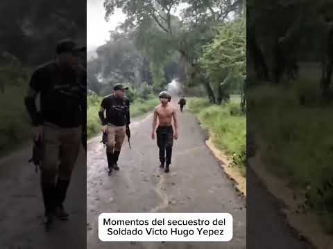 Con burlas guerrilleros graban a soldado secuestrado en el Cauca