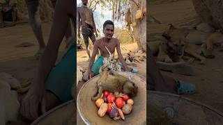 The dinner was so delicious that I brought vegetables to the Hadsabi.#cooking#hadzabetribe #bush
