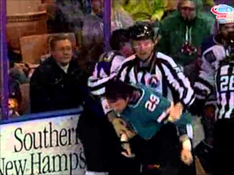 Nick Petrecki vs Richard Clune