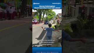 Download lagu Momen Kebahagiaan Seorang Bocah Saat Diberi Kaos oleh Jokowi mp3