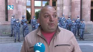 Ինչո՞ւ եք դատում Առաքելյանին, երբ Բաքուն հերոսացնում է Սաֆարովին. Բողոքի ակցիա կառավարության մոտ