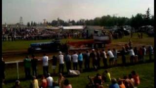 preview picture of video 'Vermilion fair tractor pull #2'