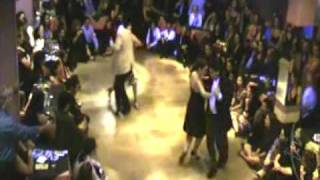 Federico Naveira, Ines Muzzopappa, Fernando Sanchez y Ariadna Naveira bailan en Porteño y Bailarín