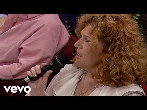 Bob Crews, Cynthia Clawson - Precious Memories [Live]