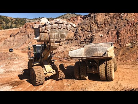 Caterpillar 992G Wheel Loader Loading Caterpillar 777 Dumpers - Sotiriadis/Labrianidis Mining Works