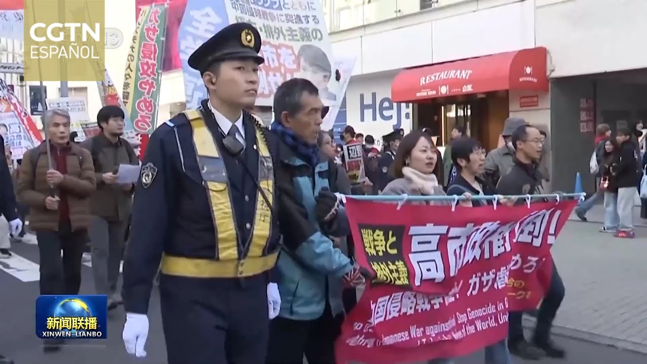 Ciudadanos en Tokio protestan contra la expansión militar y alertan de una regresión constitucional