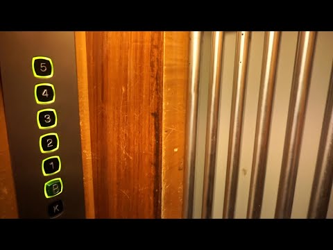 ASEA traction elevator (mod by KONE) @ Västra Storgatan 6, Jönköping, Sweden