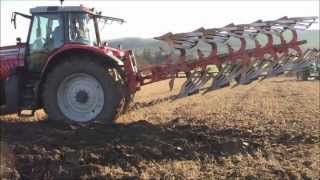 preview picture of video 'Massey Ferguson 6495 @ Forfar Ploughing 5. 2012.'