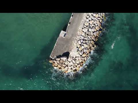 Aerial Virtual Tour: Relaxing Ocean Waves in Roda de Berà, Costa Daurada, Catalunya, 4K