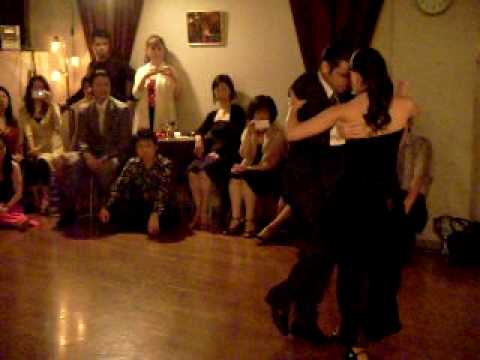  Yanina Quiñones  and  Neri Piliu  are  dancing  to  the  tango  "  Junto A Tu Corazon  "