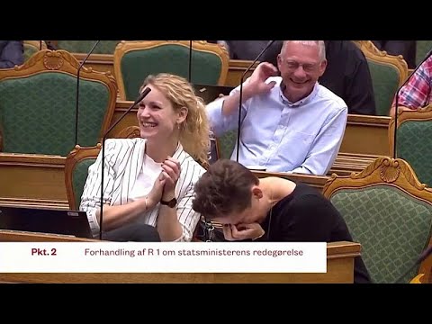 Al parlamento denese la risata è contagiosa