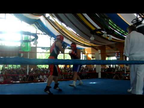 Kristina Stürmer BOXEN Neumarkt Runde 1