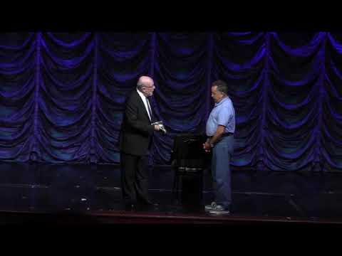 Martin Lewis Performs The Señor Mardo Egg Bag with a Golf Ball at a Crusship Show