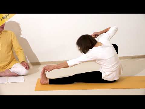 Pfeil-und- Bogen Asana mit Fingern um den großen Zeh - Yoga Asana Lexikon