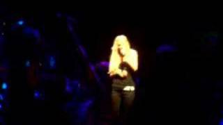 Ashlee Simpson &quot;Catch Me When I Fall&quot; Live