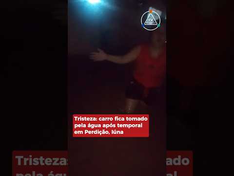 Tristeza: carro fica tomado pela água após temporal em Perdição, Iúna, Espírito Santo.