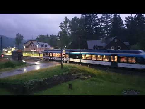 GTW 2/6 Stadler wjeżdża na przystanek Ramzová (Czechy). České dráhy (ČD).