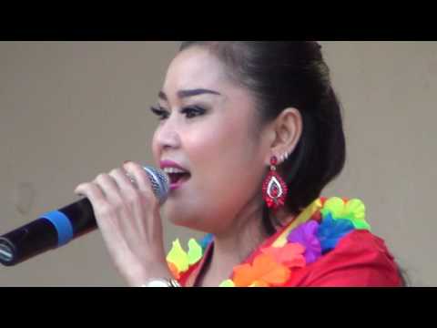 Tingnoi In concert at Wat Lao Storm Lake I.A.9/4/16 เปิดลำวงรอบประถมฤกษ์