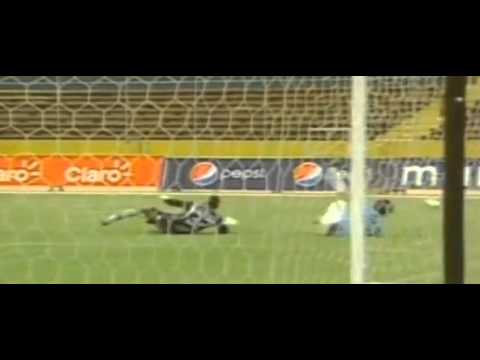 Doble Atajada de Penal de Adrian bone en el El Nacional U Catolica