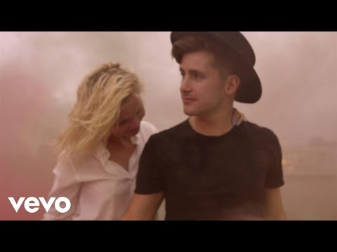 Connell Cruise - Into The Wild