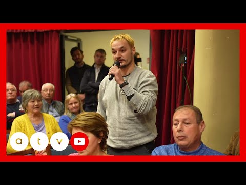 Szociopatának nevezte és káromkodva szidta Lázár Jánost egy ismert férfi a miniszter fórumán