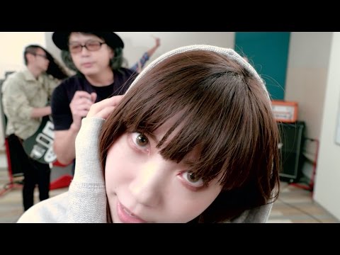 download lagu mp3 mp4 Apple Meets Bazooka, download lagu Apple Meets Bazooka gratis, unduh video klip Apple Meets Bazooka