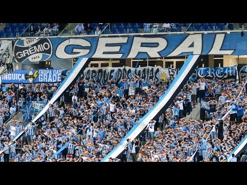 "Geral do Grêmio contra o Universidad Católica" Barra: Geral do Grêmio &bull; Club: Grêmio