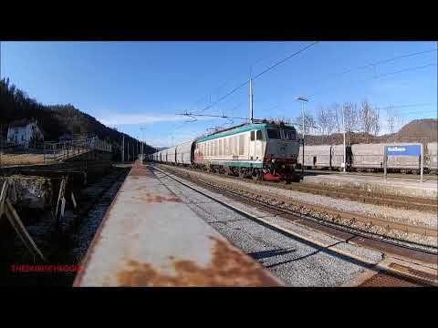 LA RETROMARCIA DI UN TRENO MERCI IN STAZIONE A ROBILANTE. (CN) GIOV. 18 - 11 - 2021.
