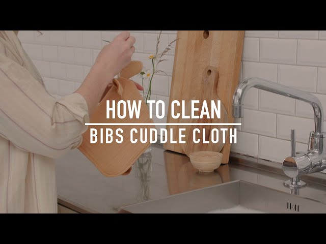 Vidéo teaser pour Cleaning | Learn how to clean your BIBS Cuddle Cloth