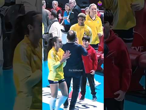 Always Ready 📸❤️ Melissa Vargas Never Says NO to Fans! #youtubeshorts #sportsmoments